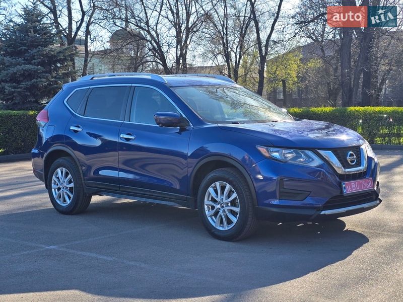 Позашляховик / Кросовер Nissan Rogue 2017 в Кам'янському