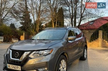 Внедорожник / Кроссовер Nissan Rogue 2017 в Днепре