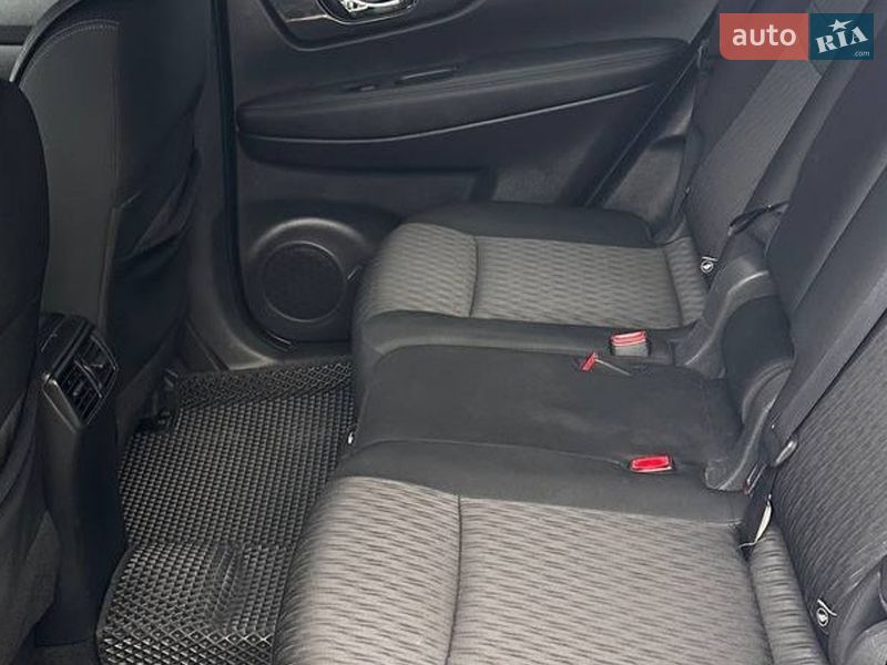 Позашляховик / Кросовер Nissan Rogue 2017 в Полтаві фото 23 Позашляховик / Кросовер Nissan Rogue 2017 в Полтаві