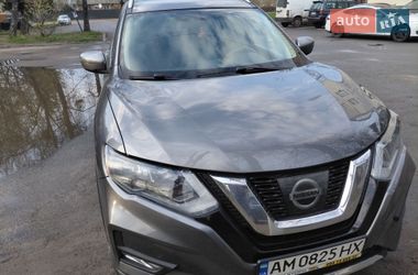 Внедорожник / Кроссовер Nissan Rogue 2017 в Житомире