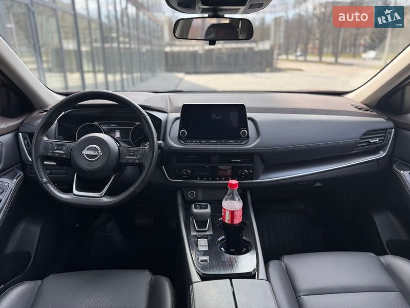 Внедорожник / Кроссовер Nissan Rogue 2023 в Ровно