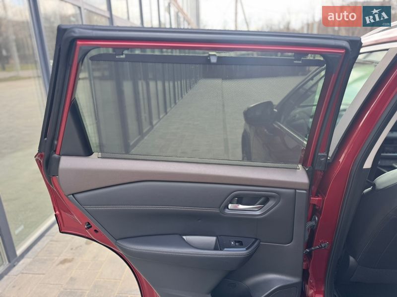 Внедорожник / Кроссовер Nissan Rogue 2023 в Ровно