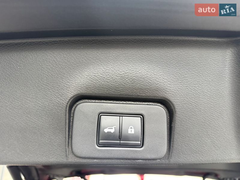 Внедорожник / Кроссовер Nissan Rogue 2023 в Ровно