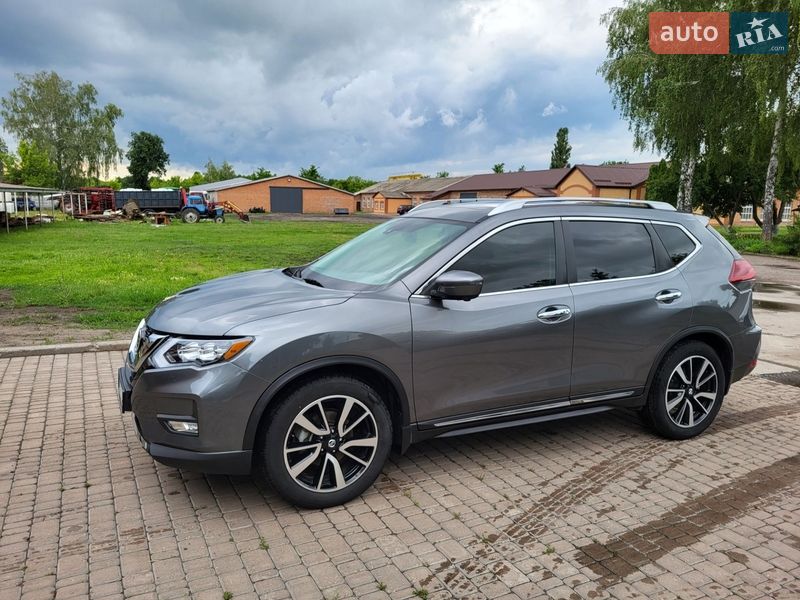 Внедорожник / Кроссовер Nissan Rogue 2018 в Ромнах