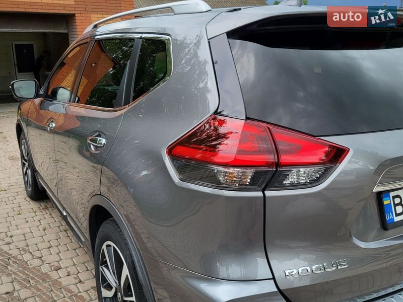 Внедорожник / Кроссовер Nissan Rogue 2018 в Ромнах