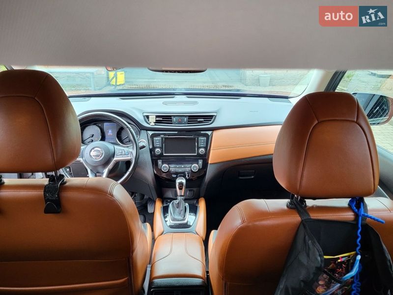 Внедорожник / Кроссовер Nissan Rogue 2018 в Ромнах