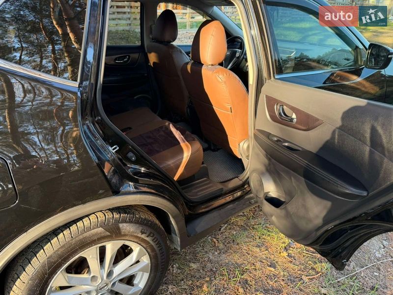 Позашляховик / Кросовер Nissan Rogue 2015 в Новояворівську