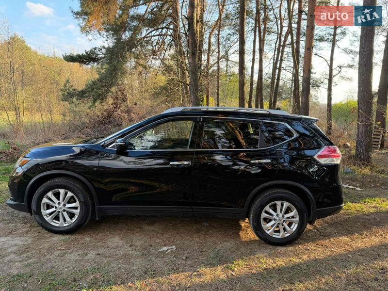 Позашляховик / Кросовер Nissan Rogue 2015 в Новояворівську
