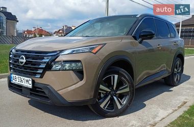 Позашляховик / Кросовер Nissan Rogue 2024 в Києві
