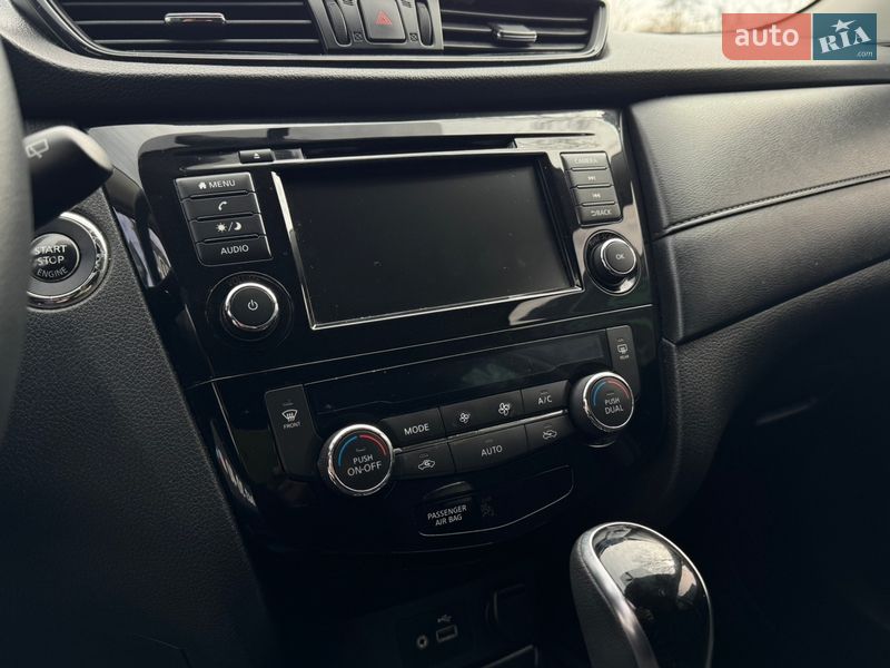 Позашляховик / Кросовер Nissan Rogue 2018 в Харкові