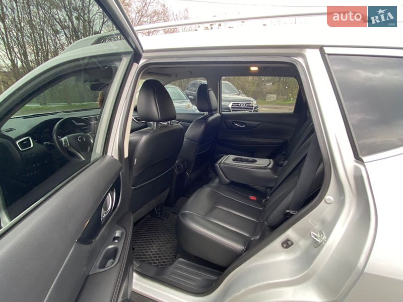 Внедорожник / Кроссовер Nissan Rogue 2015 в Полтаве