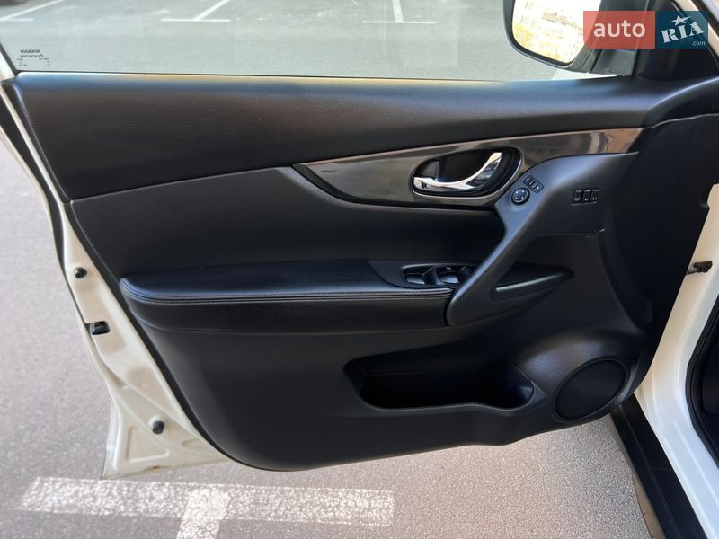 Позашляховик / Кросовер Nissan Rogue 2017 в Києві