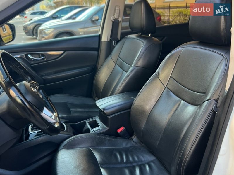 Позашляховик / Кросовер Nissan Rogue 2017 в Києві