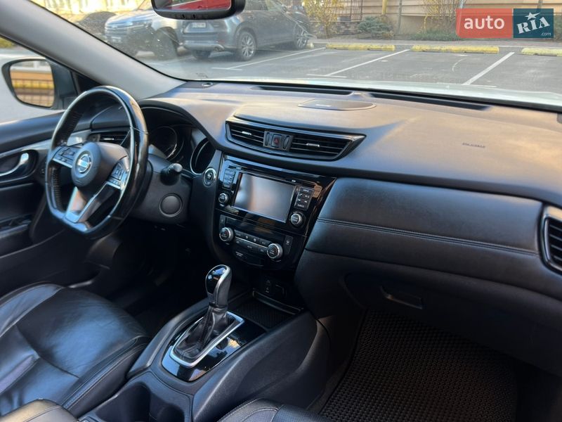 Позашляховик / Кросовер Nissan Rogue 2017 в Києві