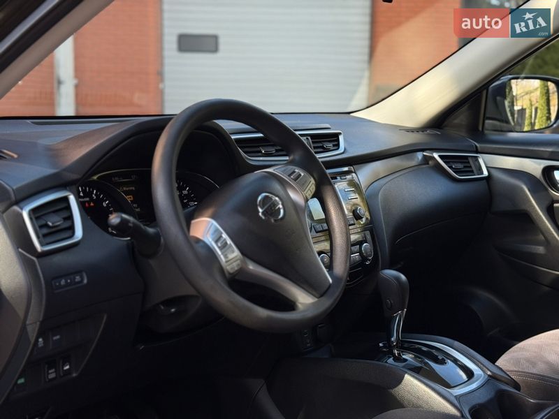 Позашляховик / Кросовер Nissan Rogue 2016 в Лубнах