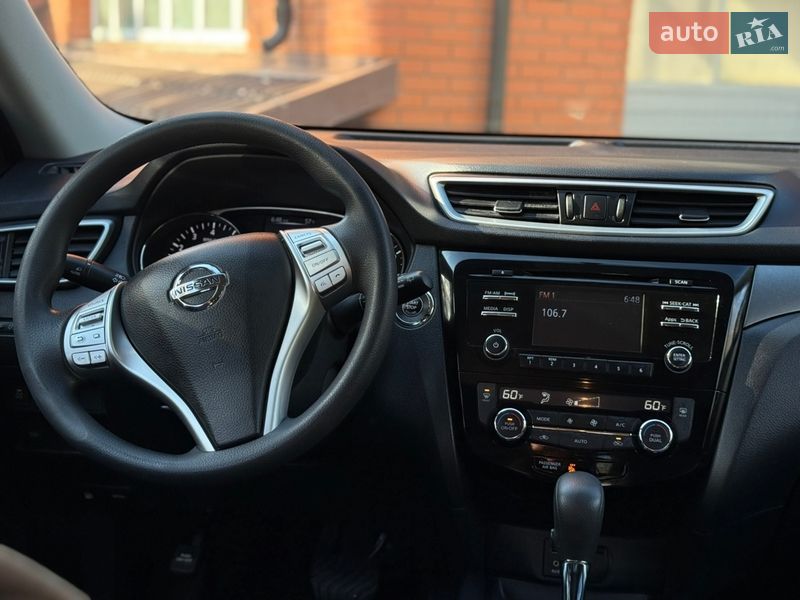 Позашляховик / Кросовер Nissan Rogue 2016 в Лубнах