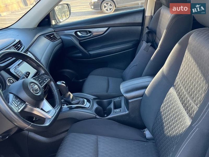 Внедорожник / Кроссовер Nissan Rogue 2019 в Краснограде