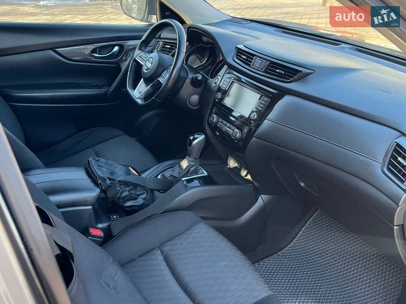 Внедорожник / Кроссовер Nissan Rogue 2019 в Краснограде