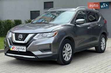 Внедорожник / Кроссовер Nissan Rogue 2017 в Львове