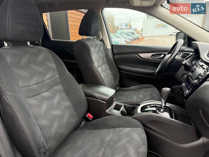 Позашляховик / Кросовер Nissan Rogue 2016 в Житомирі