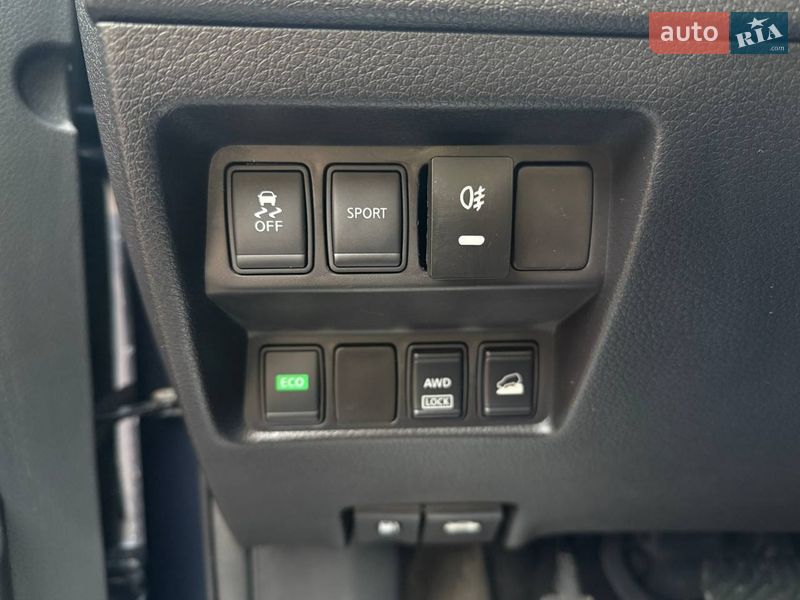 Позашляховик / Кросовер Nissan Rogue 2016 в Житомирі