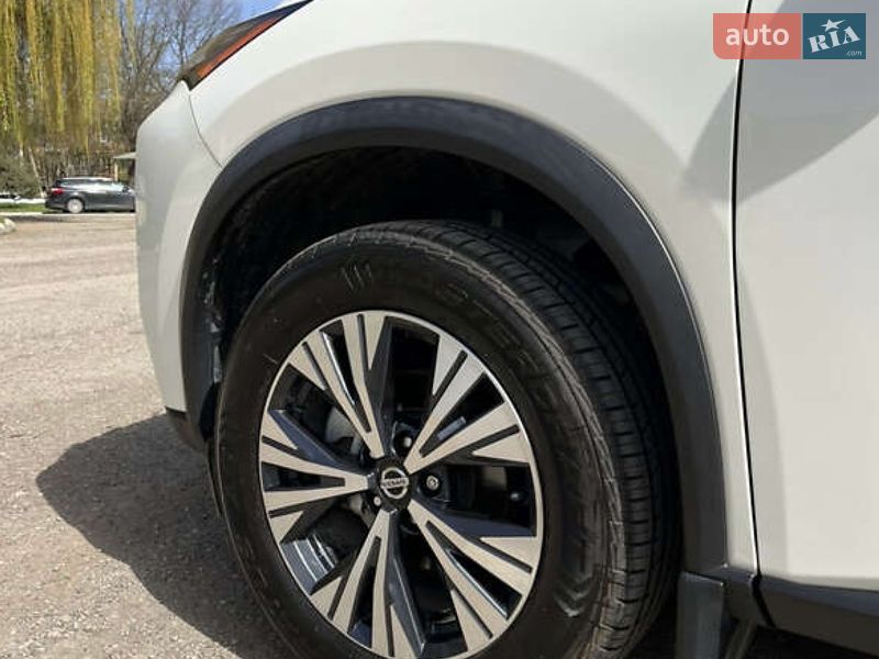 Внедорожник / Кроссовер Nissan Rogue 2021 в Ивано-Франковске