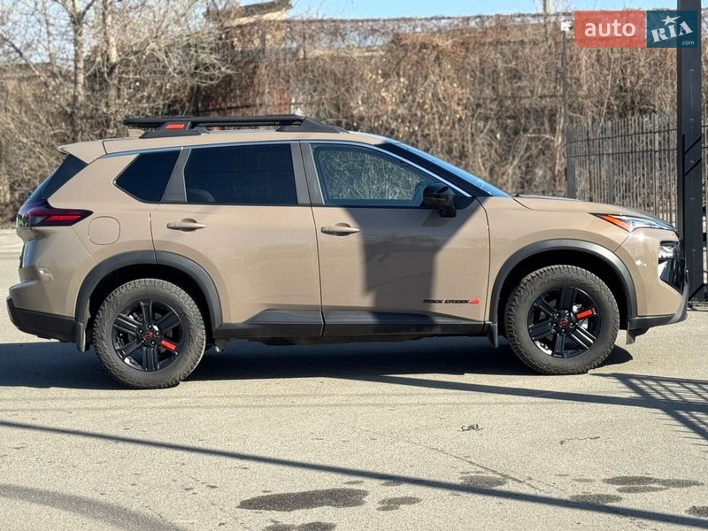 Внедорожник / Кроссовер Nissan Rogue 2024 в Киеве