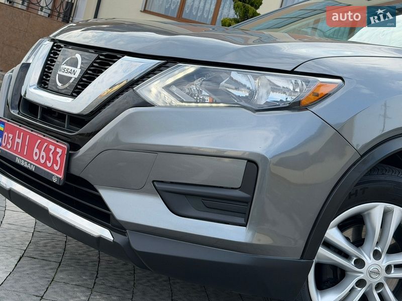 Внедорожник / Кроссовер Nissan Rogue 2017 в Дрогобыче