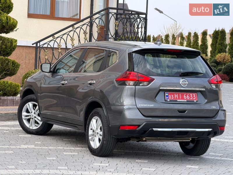 Внедорожник / Кроссовер Nissan Rogue 2017 в Дрогобыче