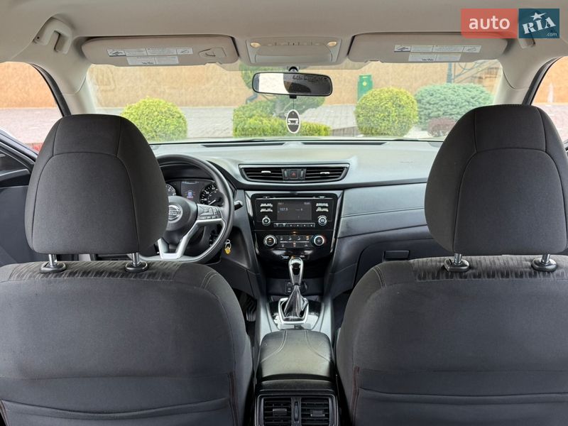 Внедорожник / Кроссовер Nissan Rogue 2017 в Дрогобыче