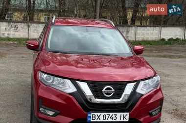 Внедорожник / Кроссовер Nissan Rogue 2017 в Хмельницком