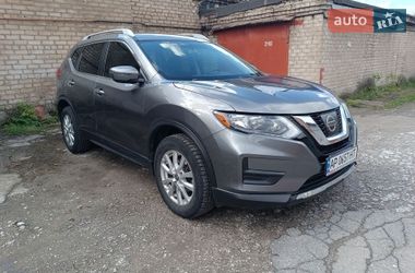 Внедорожник / Кроссовер Nissan Rogue 2017 в Запорожье