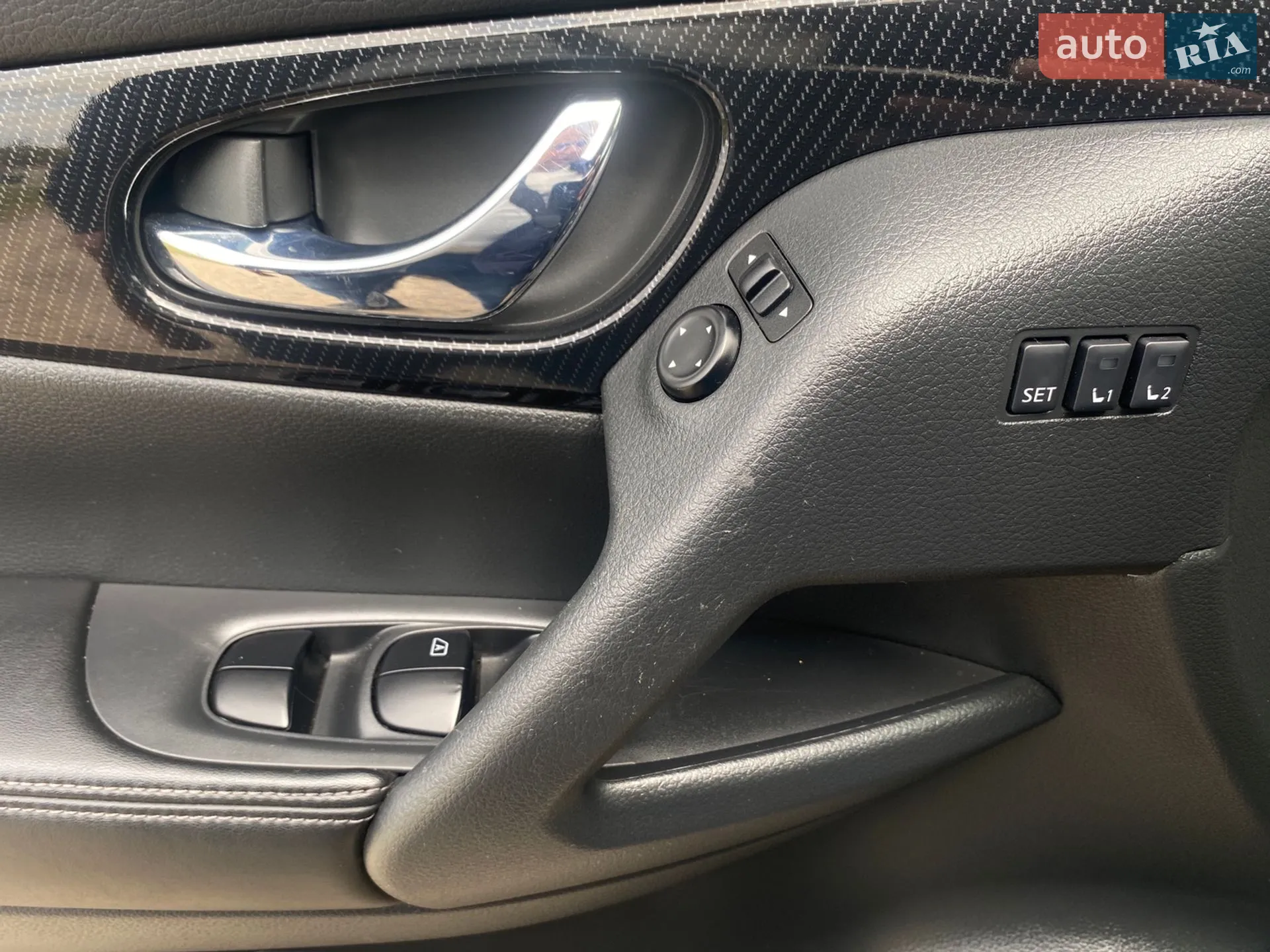 2019 Nissan Rogue - мініатюра 17