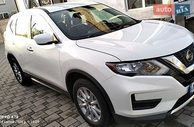 Внедорожник / Кроссовер Nissan Rogue 2017 в Житомире