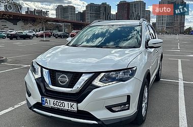Позашляховик / Кросовер Nissan Rogue 2017 в Києві