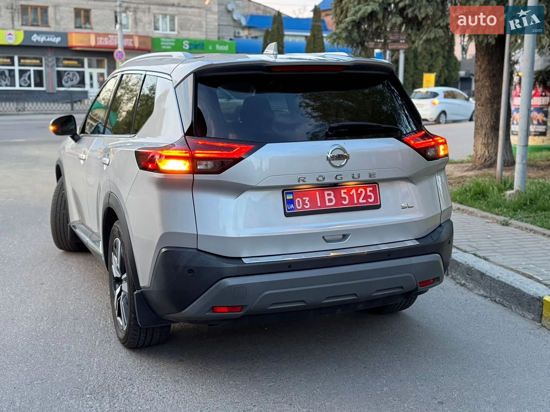 2021 Nissan Rogue - мініатюра 5