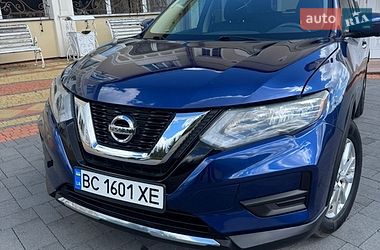 Позашляховик / Кросовер Nissan Rogue 2016 в Старому Самборі