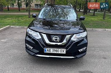 Позашляховик / Кросовер Nissan Rogue 2017 в Кривому Розі