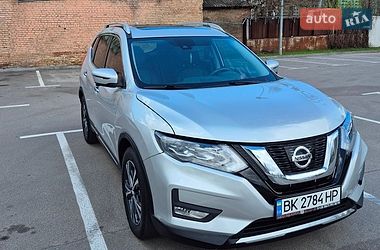Внедорожник / Кроссовер Nissan Rogue 2017 в Киеве