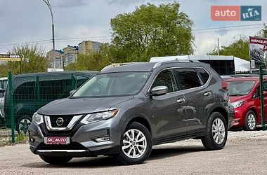 Внедорожник / Кроссовер Nissan Rogue 2017 в Киеве