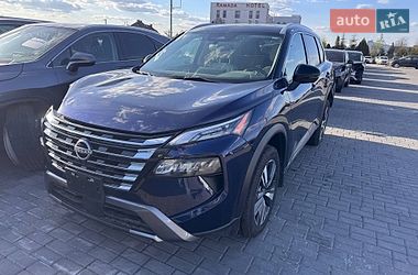Внедорожник / Кроссовер Nissan Rogue 2023 в Львове