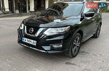 Внедорожник / Кроссовер Nissan Rogue 2017 в Киеве