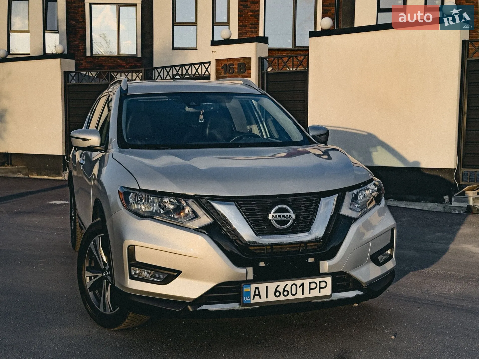 2017 Nissan Rogue - фото 1
