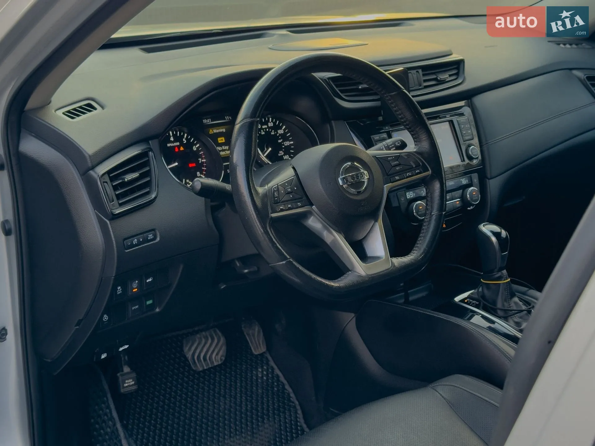 2017 Nissan Rogue - мініатюра 13