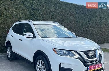 Позашляховик / Кросовер Nissan Rogue 2017 в Львові