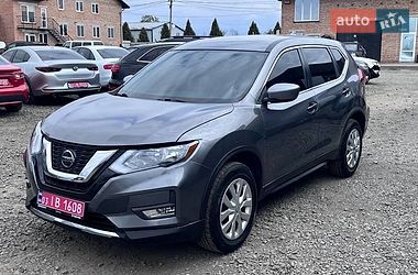 Позашляховик / Кросовер Nissan Rogue 2017 в Луцьку