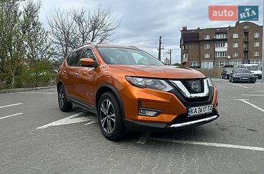 Внедорожник / Кроссовер Nissan Rogue 2017 в Киеве