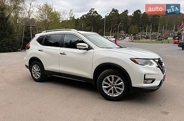 Позашляховик / Кросовер Nissan Rogue 2017 в Львові