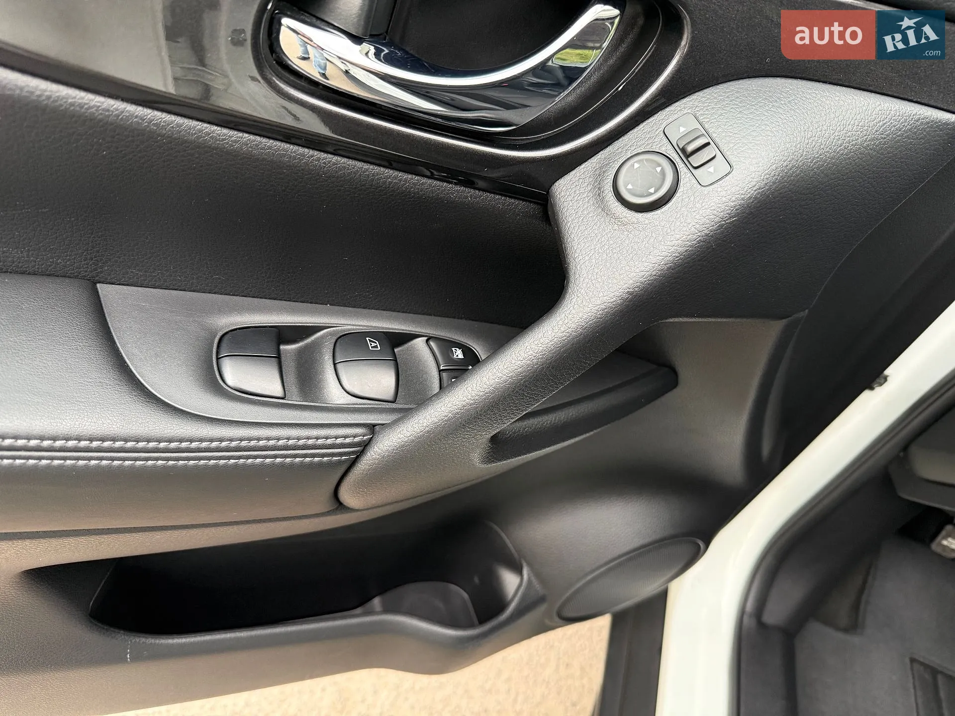 2017 Nissan Rogue - мініатюра 18