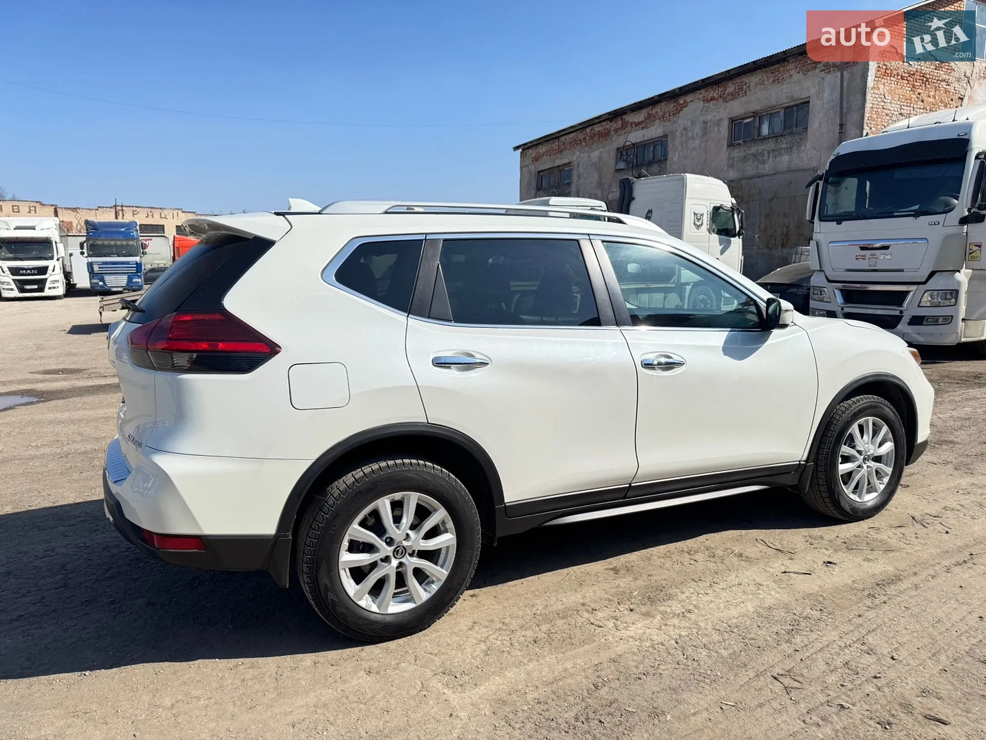 2017 Nissan Rogue - мініатюра 2